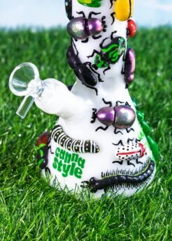 CREEPY CRAWLIES BONG 8"(Creepy Crawlies 8 Beaker Bong) 10 CREEPY CRAWLIES BONG 8"(Creepy Crawlies 8 Beaker Bong) -Glass Smoke World IMG 1870