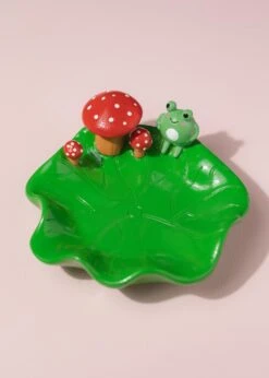 FROG LILY PAD ASHTRAY(Frog Lillypad Ashtray)