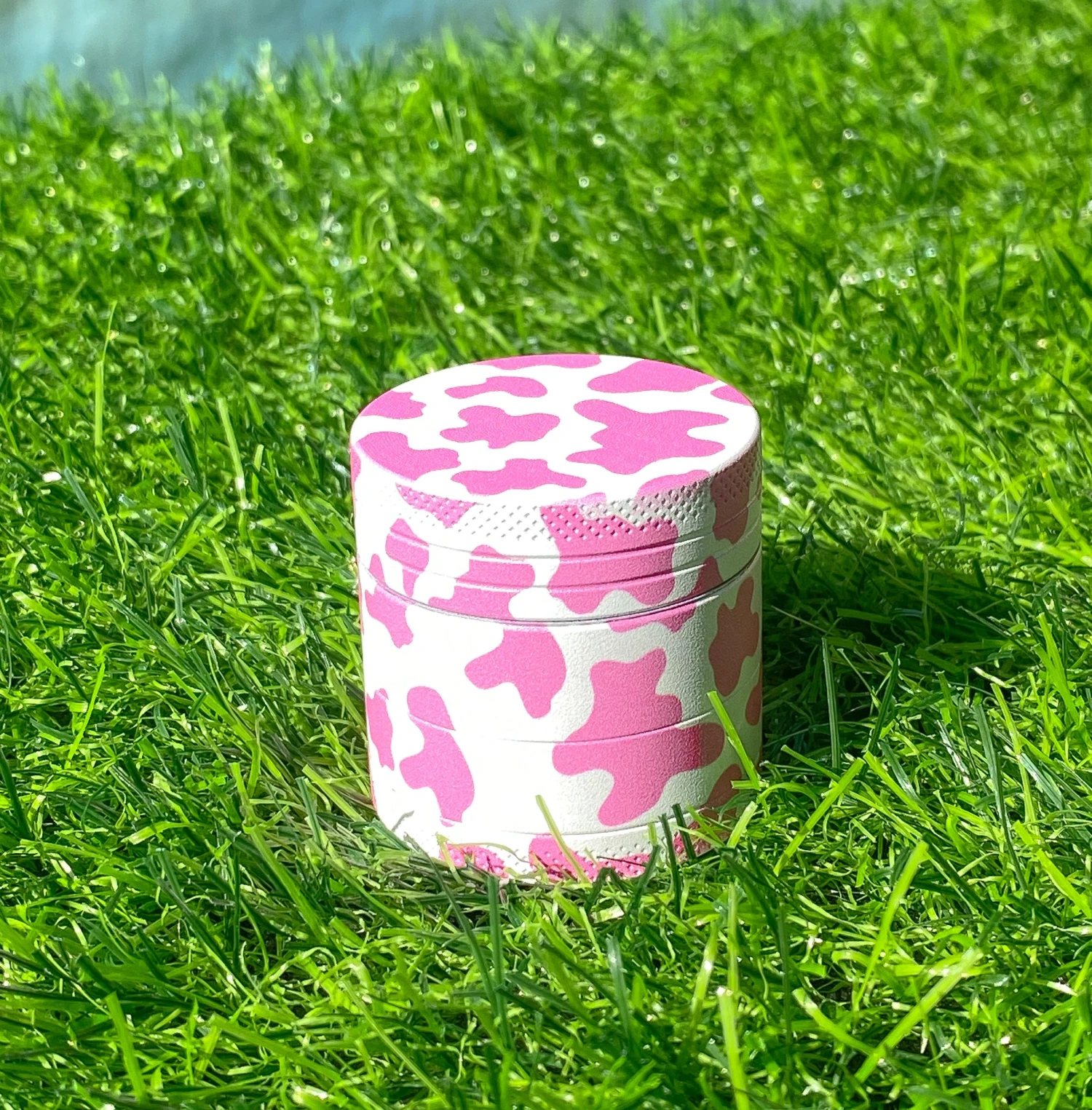 MINI PINK COW GRINDER(Mini Pink Cow Grinder) 3 MINI PINK COW GRINDER(Mini Pink Cow Grinder) - Image 3