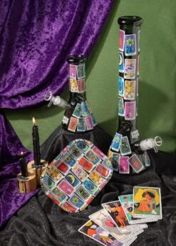 TAROT CARD BONG 8"(Tarot Card Bong 8) 7 TAROT CARD BONG 8"(Tarot Card Bong 8) -Glass Smoke World tarot combo